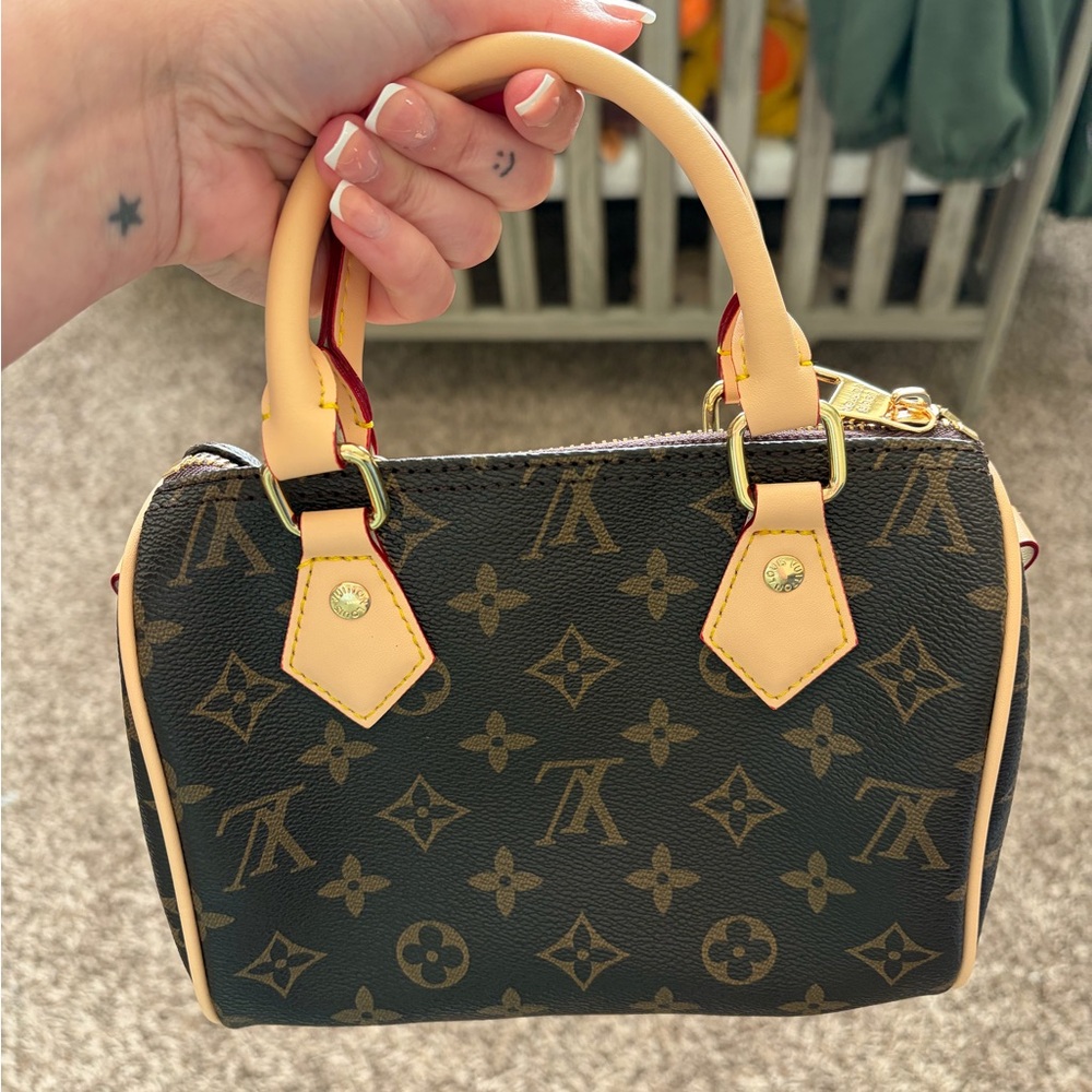Small Boston bag